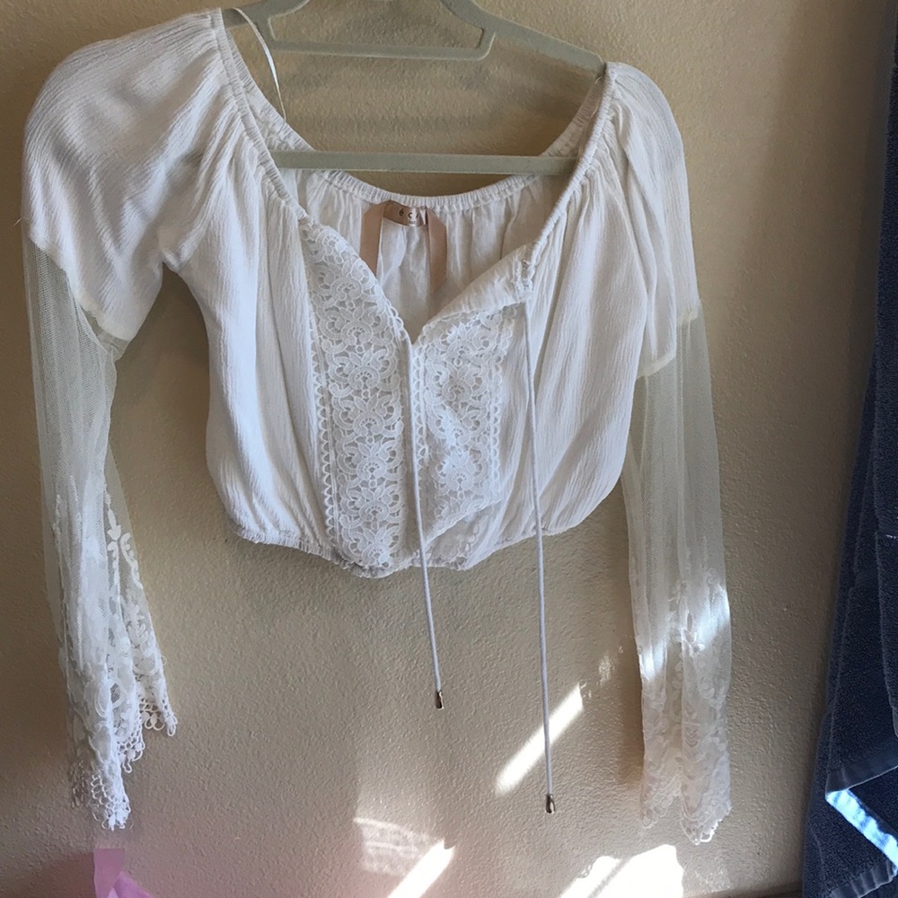Cropped Lace white top